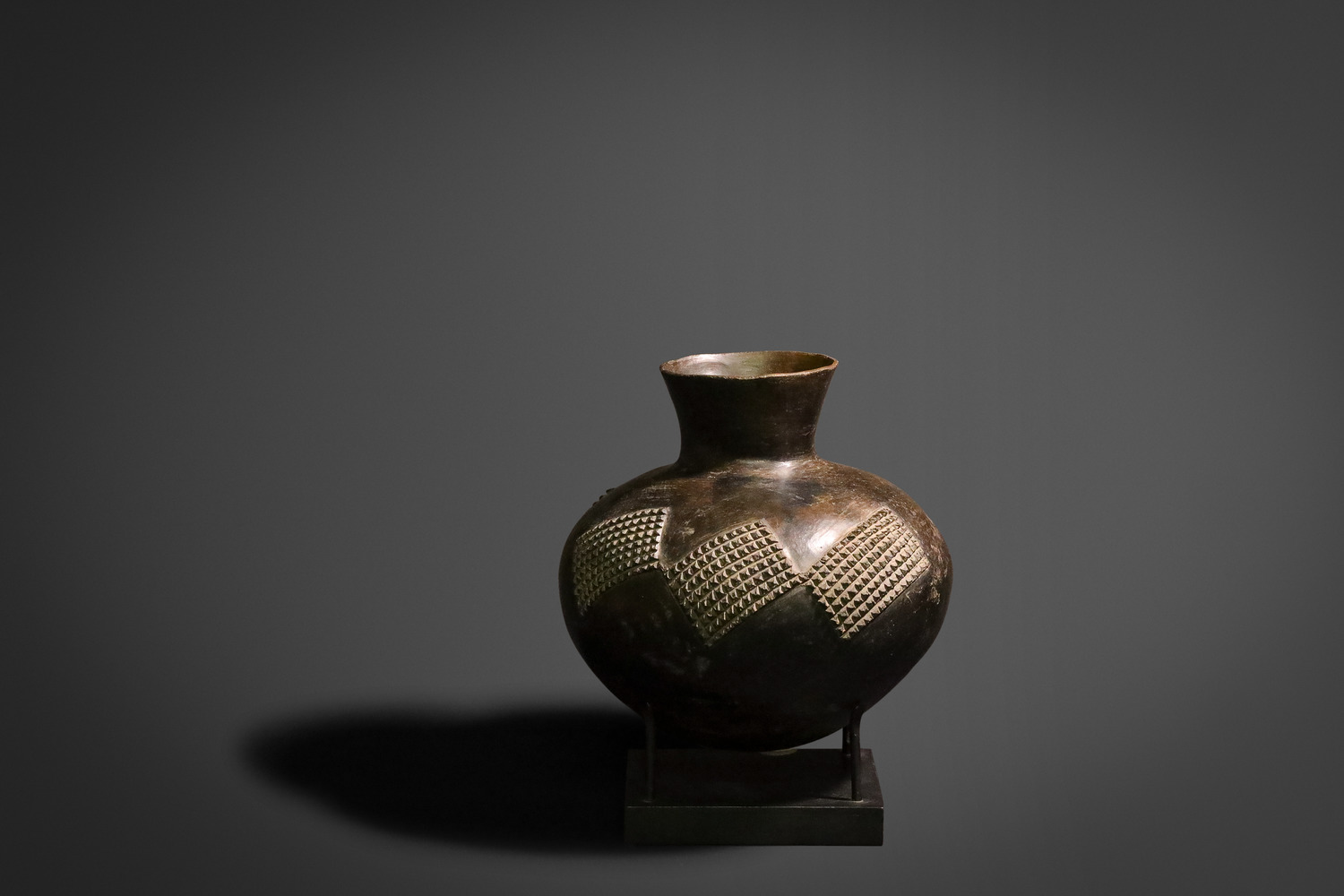 Uphiso: Beer Transport and Drinking Vessel (Zulu People, Southern Africa)